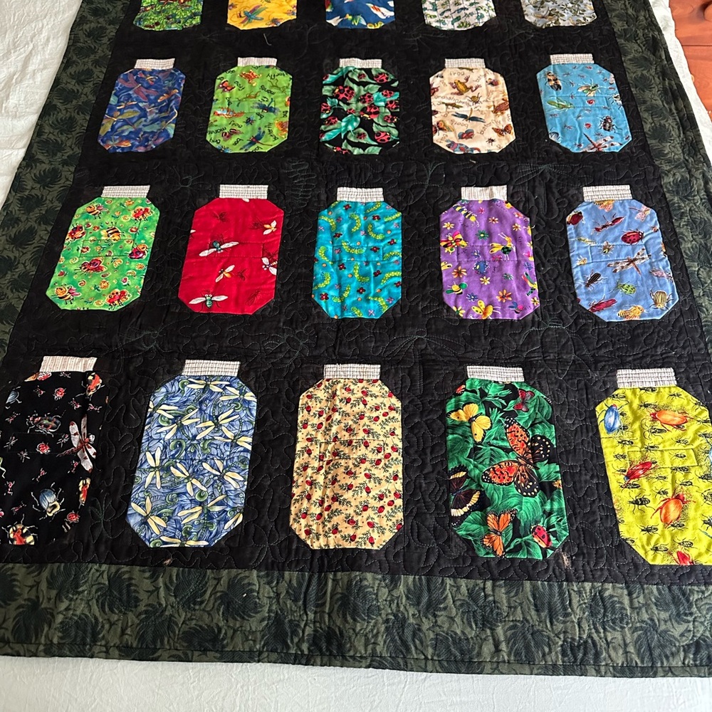 Colorful Jar Pattern Quilt